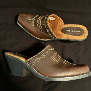 Autumn Rum Western Mule